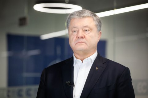 Порошенко і Медведчук вступили в змову не пізніше жовтня 2014 і поділили функції в злочинному плані, – текст підозри