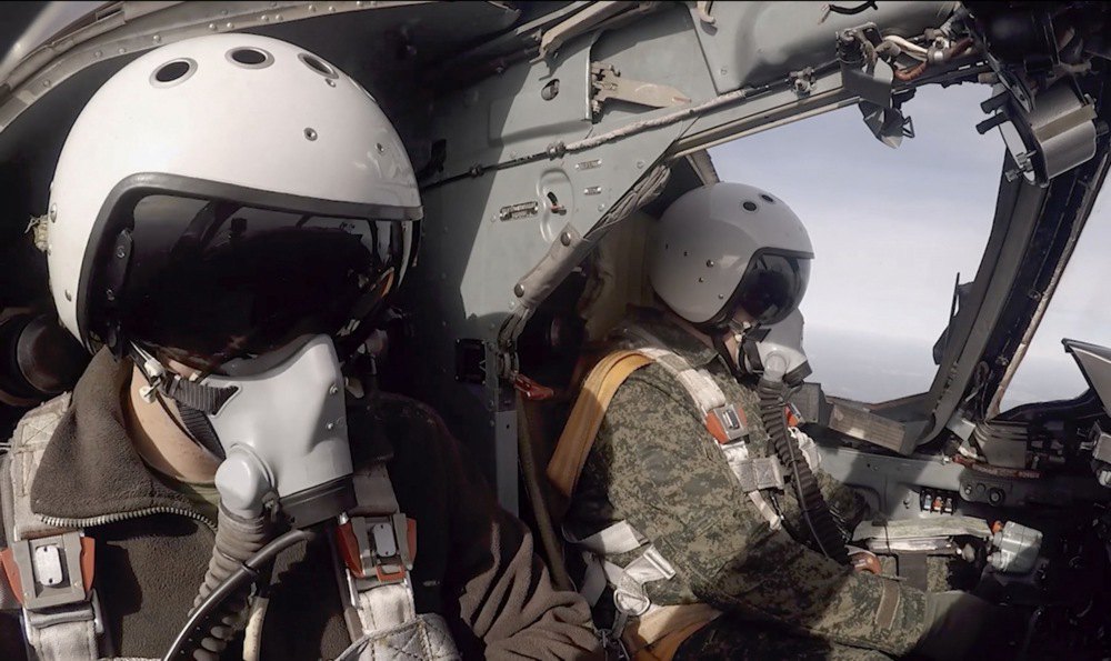 Екіпаж російського МіГ-31 перед вильотом під час спільних військових навчань збройних сил РФ та Білорусі
«Захід-2025».