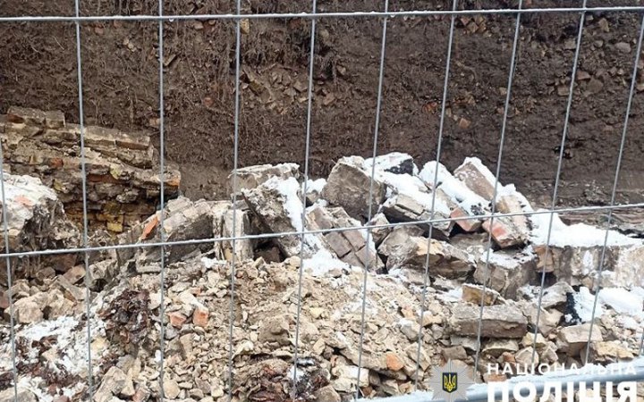 У Печерському районі Києва під час ремонтних робіт обвалився ґрунт на схилі, загинув робітник
