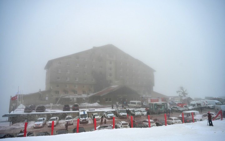 Турецький суд засудив власника готелю та 10 інших осіб до довічного ув’язнення через смертельну пожежу