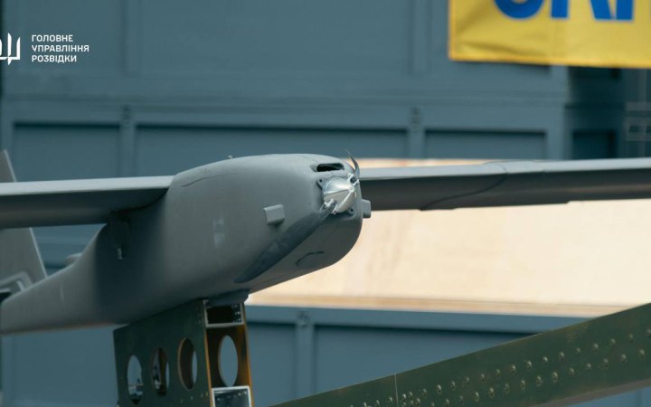 Українська розвідка отримала від американської благодійної організації новітній швидкісний дрон-невидимку