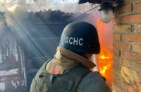 Росіяни вкотре атакували Нікопольщину: є жертви, пошкоджені будинки