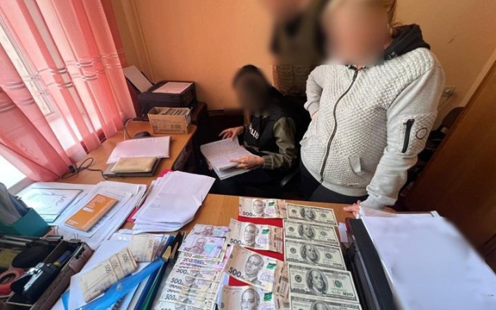 На Чернігівщині викрили "педколектив", який за хабарі ухилявся від мобілізації, - ДПСУ