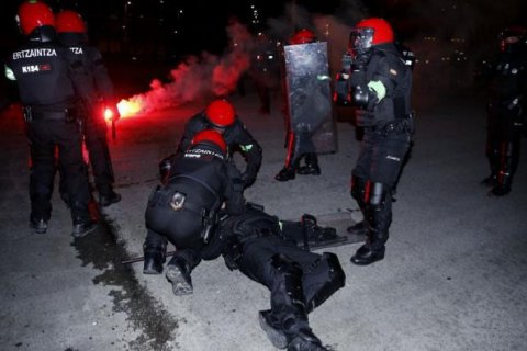 Фанаты "Спартака" устроили беспорядки в Испании, погиб полицейский