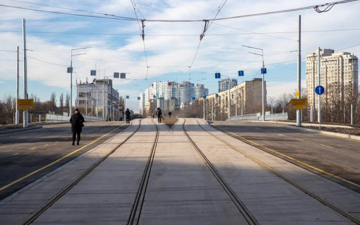 В Києві відкрили рух Дегтярівським шляхопроводом