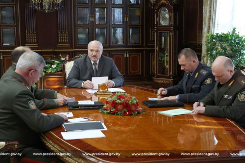 Лукашенко звинуватив Україну у відкритті "нового фронту" проти Білорусі