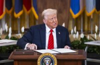 Трамп продовжив на рік санкції проти Росії