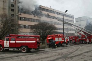 Кабмин выделил по 100 тыс. гривен семьям погибших в пожаре на "Хартроне"
