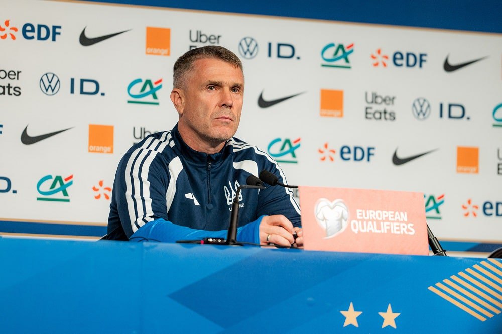 Сергій Ребров під час пресконференції