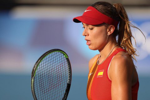 Теннисистка снялась с четвертьфинального матча олимпийского турнира из-за сильной жары в Токио