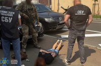 У Києві затримали жінку біля будівлі Нацгвардії за підозрою у допомозі ворогу готувати нові обстріли та теракти