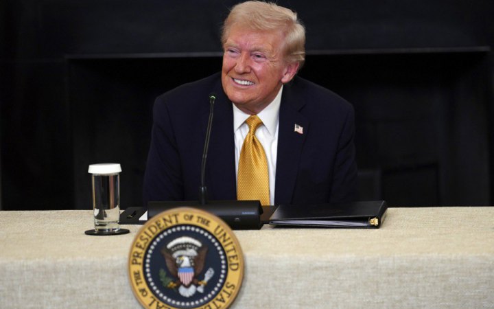 «Подивимось за шість місяців»: Трамп відреагував на слова Путіна, що нові санкції не вплинуть на економіку РФ