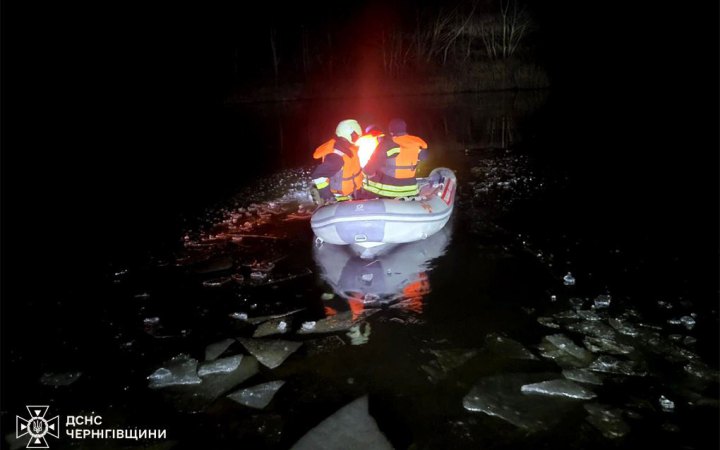 На Чернігівщині чоловік з онуком провалилися під лід на річці Снов