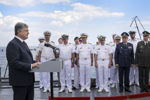 Военно-стратегическая обстановка в Черноморском регионе очень напряженная, - Порошенко