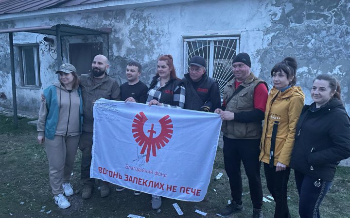 Волонтери і бійці ГУР передали допомогу постраждалим від окупантів громадам Сумщини