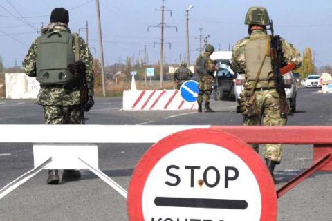 Окупанти зі стрілецької зброї обстріляли КПВВ "Майорськ" (оновлено)