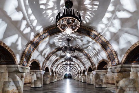 Станция киевского метро "Золотые ворота" по утрам будет закрыта из-за ремонта шести эскалаторов