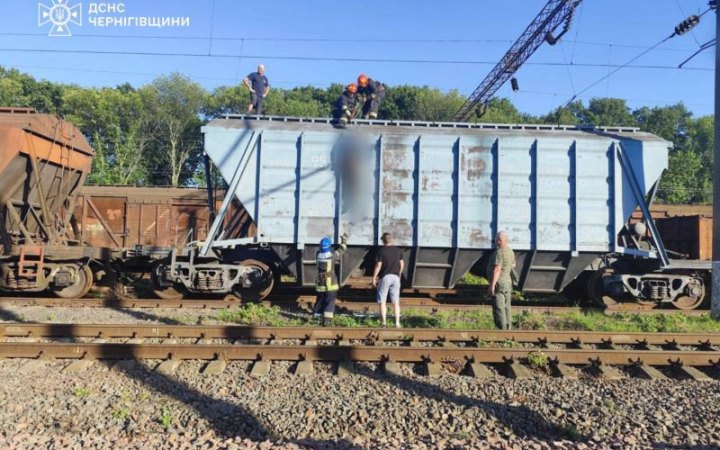 Через ураження струмом на залізничному вокзалі в Ніжині загинув хлопець