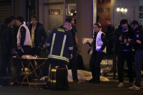 В больницы Парижа поступили 300 пострадавших при терактах