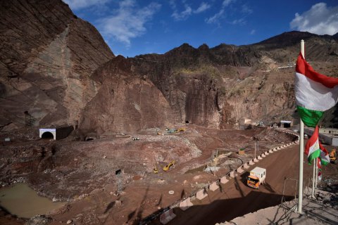 У Таджикистані запустили ГЕС, гребля якої стане найвищою в світі