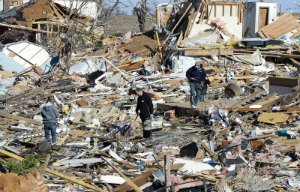 12 людей стали жертвами торнадо в США