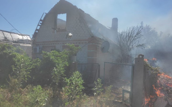 ОВА: ворог вдарив по трьох районах Дніпропетровщини, є жертви та пошкодження