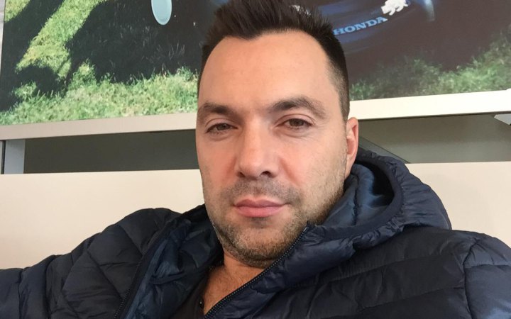 ​Зеленський ввів у дію санкції РНБО щодо Арестовича та Олешка