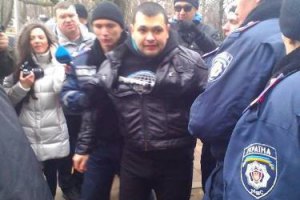 Неизвестные снова пытались сорвать показ фильма о Межигорье в Луганске 