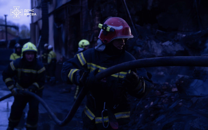 Через нічну дронову атаку у Києві постраждали четверо людей (оновлено)