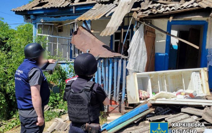 Росія вдарила по селу на Чугуївщині, постраждала 69-річна жінка