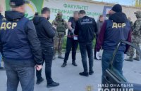 ​В Одессе задержали банду, участники которой под видом таксистов грабили пьяных пассажиров