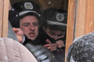 В Донецке ранили четверых милиционеров (Обновление)