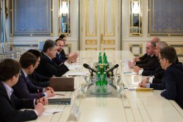 Порошенко пригласил европейцев к написанию новой Конституции