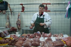 Импорт мяса в Украину сократился вдвое