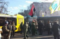Милиция оттеснила протестующих к станции метро Арсенальная в Киеве