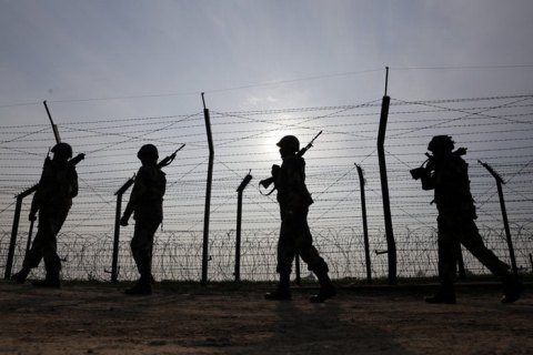 На границе Индии и Пакистана возобновились обстрелы