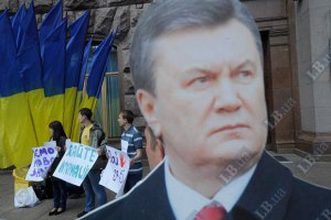 Bloomberg: украинские олигархи отворачиваются от Януковича