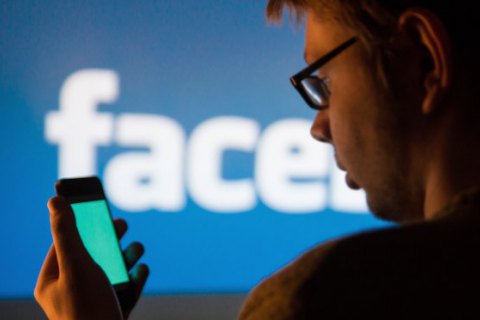 В работе соцсетей Facebook и Instagram произошел сбой