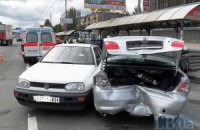 В Киеве женщина за рулем Honda Accord одним махом разбила четыре автомобиля