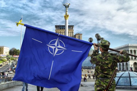 Посли країн НАТО провели нараду через нарощування військ Росії на українських кордонах