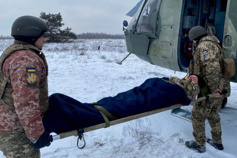 ​В Луганской области военные провели учения по аэромедицинской эвакуации раненых