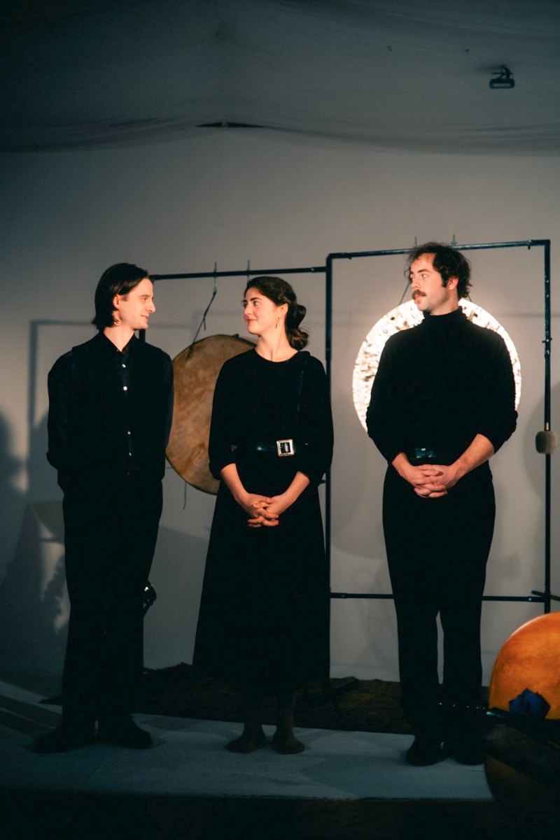 Dakh Trio (справа наліво): Ігор Димов, Софія Баскакова, Володимир Руденко