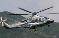 Охрана запретила журналистам фотографировать вертолет Януковича