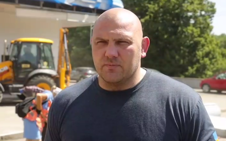 У Кривому Розі росіяни завдали дронової атаки біля будівлі ТЦК, поранені люди (доповнено)