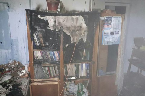 У київській школі на Троєщині згоріла шафа