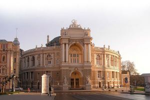 Кабмин утвердил план развития Одесского оперного театра