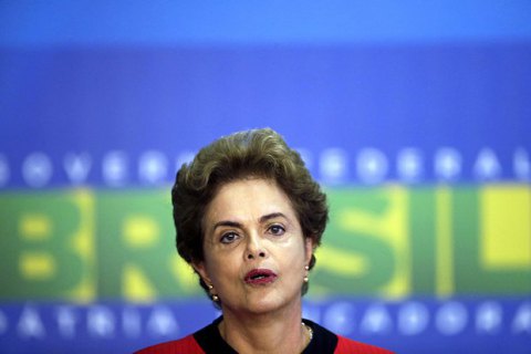 Отстраненная от власти президент Бразилии назвала временное правительство незаконным