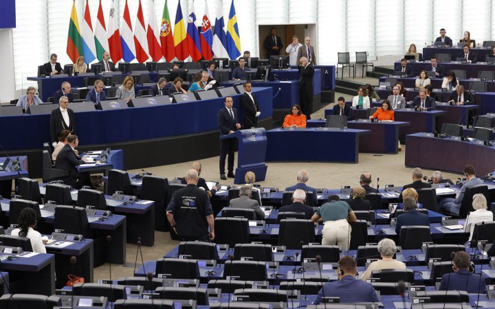 Європарламент має зберегти частину місць для країн, які хочуть приєднатися, як-от Україна, − Politico