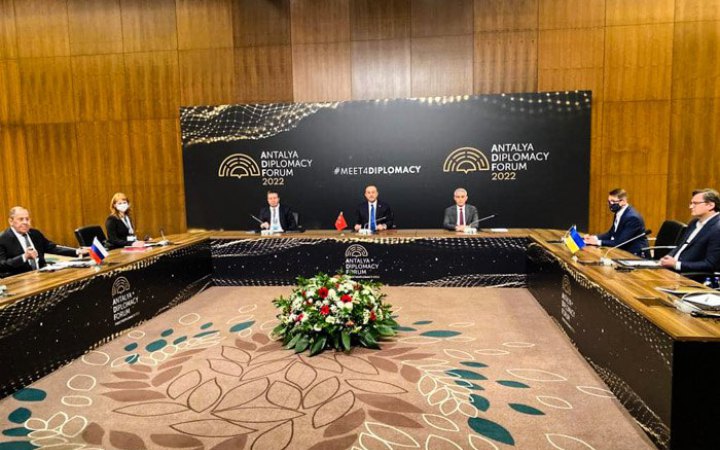 Суспільне: на перемовинах у Туреччині Україна готова говорити про 30-денне припинення вогню