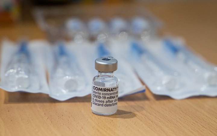 У ЄС схвалили вакцини проти "омікрону" для дітей 